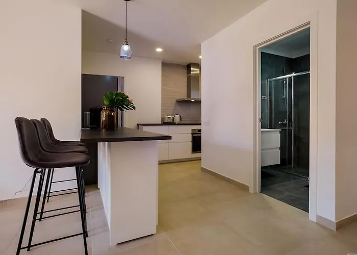 Ocean Breeze Apartment