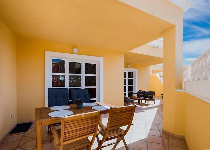 Ocean Breeze Apartment